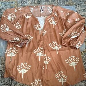 Anthropologie Dolan Tan Cream Trees Size Medium Like New 3/4 Sleeve Top Blouse